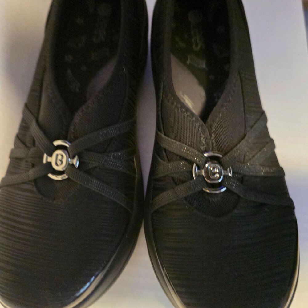 Bzees Womens Black Slip-On Comfort Shoes size 9